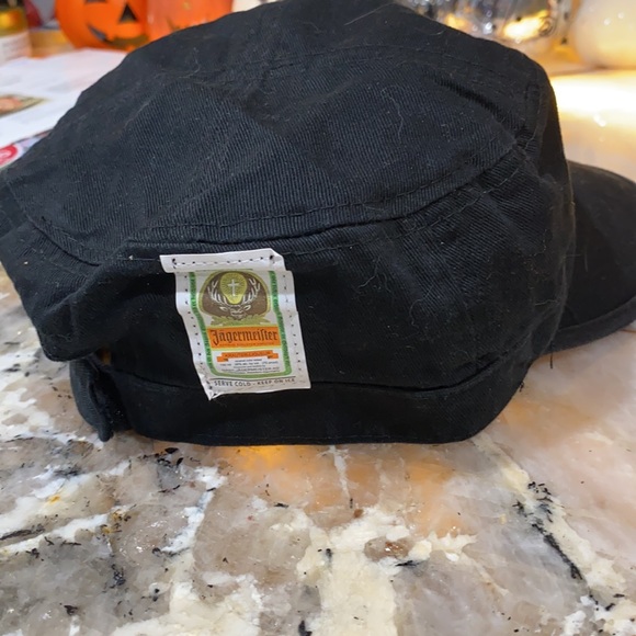 Jager hats - Picture 5 of 7